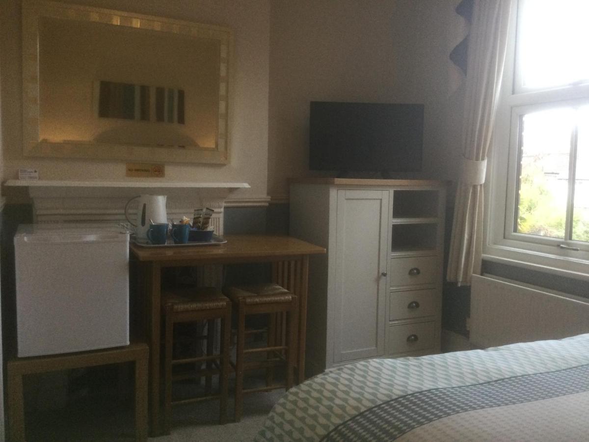 Netley Guest House Farnborough  Zewnętrze zdjęcie