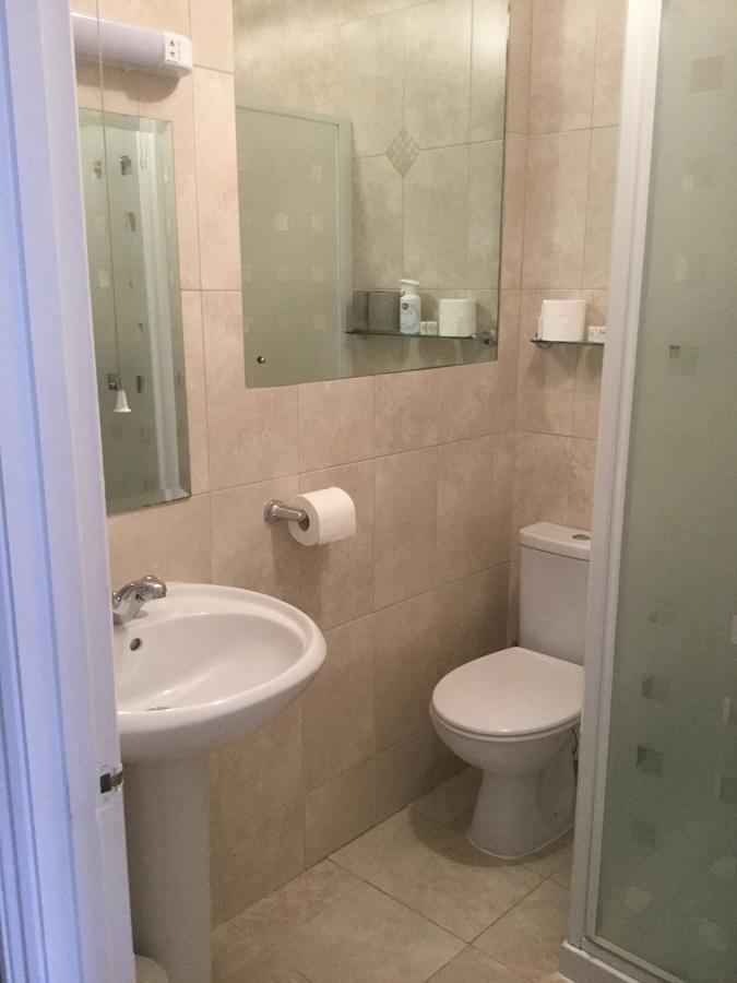 Netley Guest House Farnborough  Zewnętrze zdjęcie
