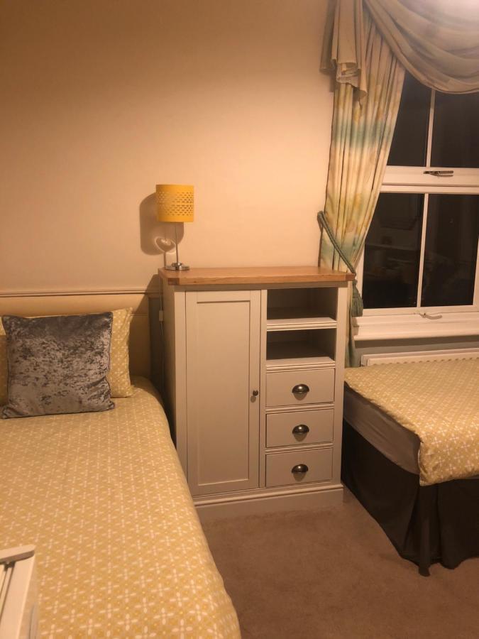 Netley Guest House Farnborough  Zewnętrze zdjęcie