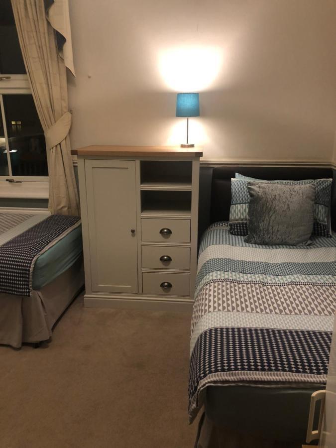 Netley Guest House Farnborough  Zewnętrze zdjęcie