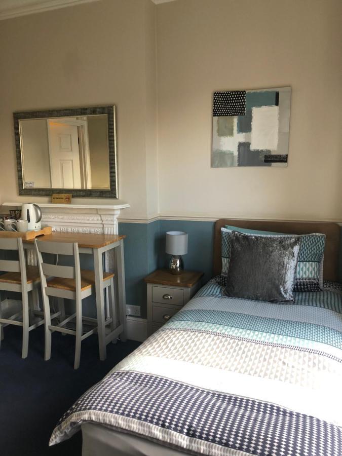Netley Guest House Farnborough  Zewnętrze zdjęcie