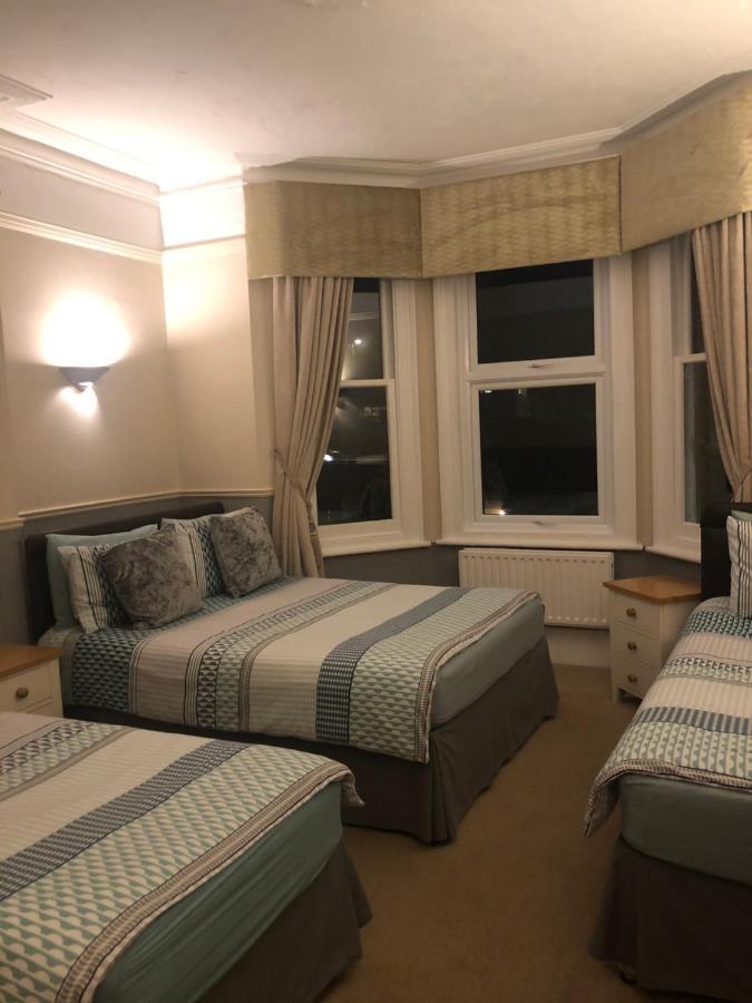 Netley Guest House Farnborough  Zewnętrze zdjęcie